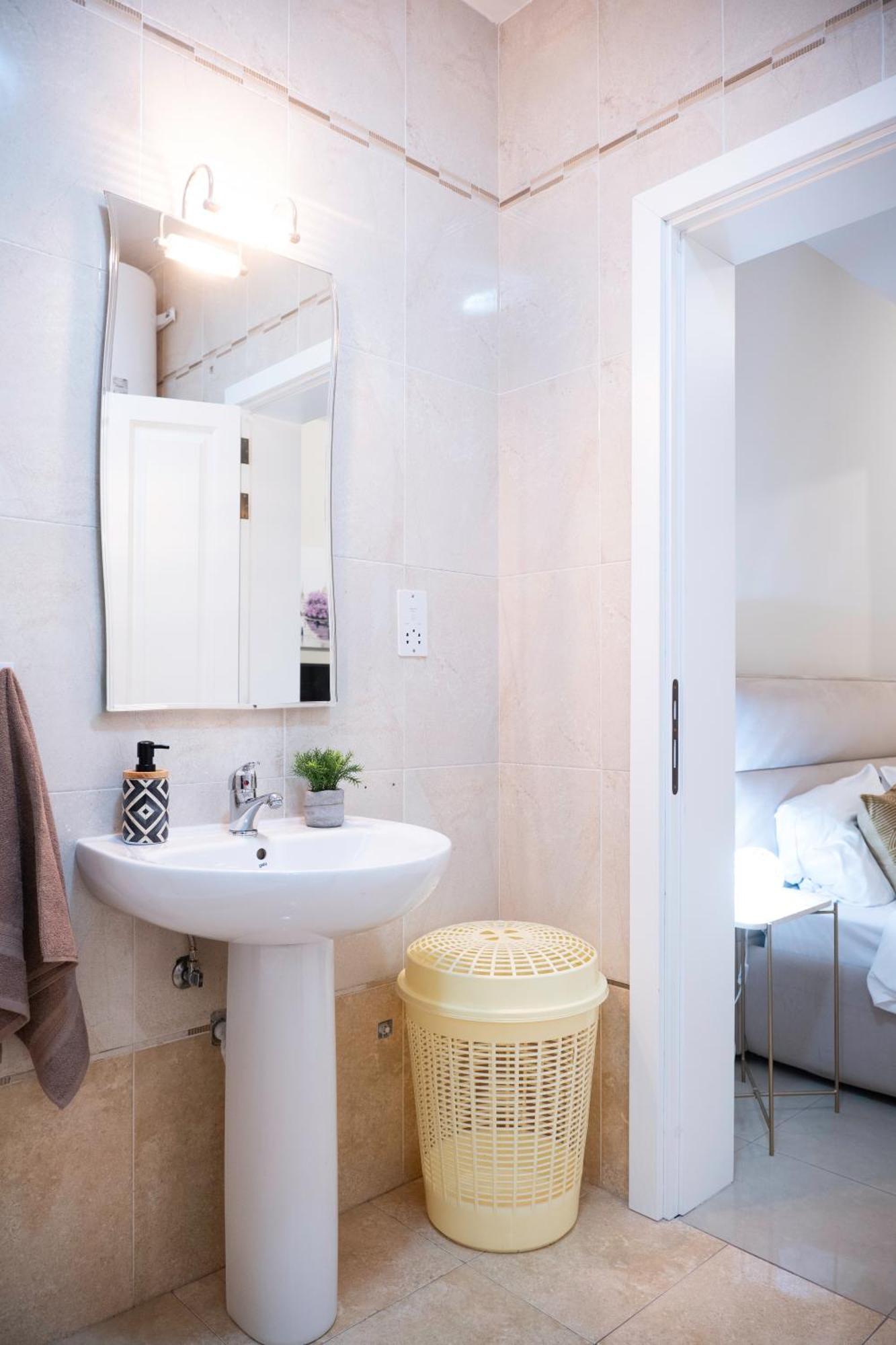 Golden Harbour - 2 Bedrooms, 2 Bathrooms Gzira Bagian luar foto