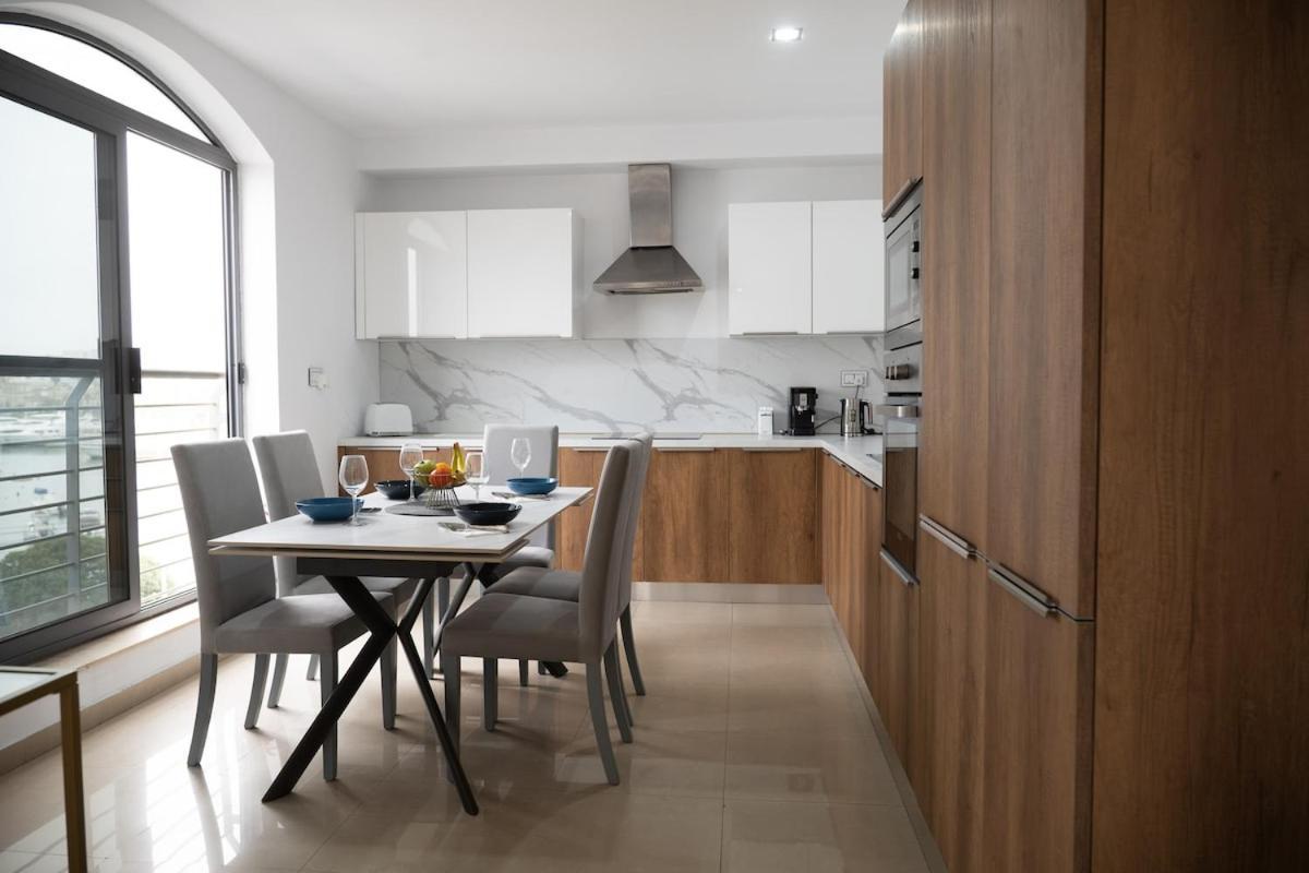 Golden Harbour - 2 Bedrooms, 2 Bathrooms Gzira Bagian luar foto