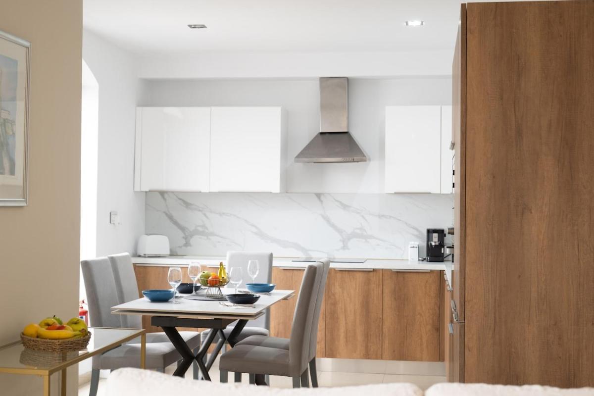 Golden Harbour - 2 Bedrooms, 2 Bathrooms Gzira Bagian luar foto